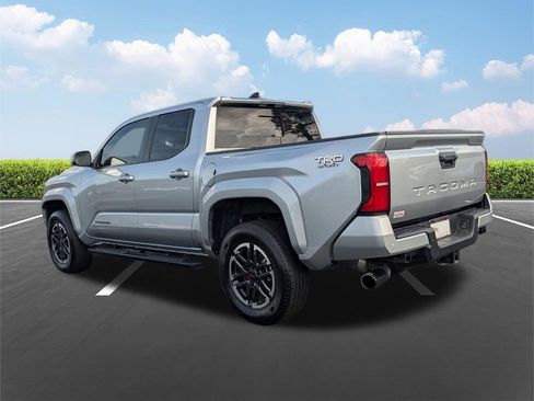 Used 2024 Toyota Tacoma TRD Sport w/ TRD Sport Upgrade Package image 6