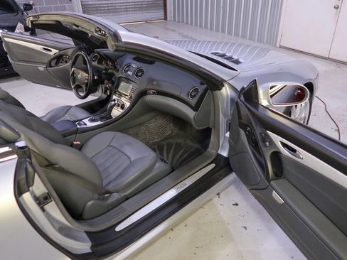 Used 2005 Mercedes-Benz SL 55 AMG SL 55 AMG 2dr Convertible image 12