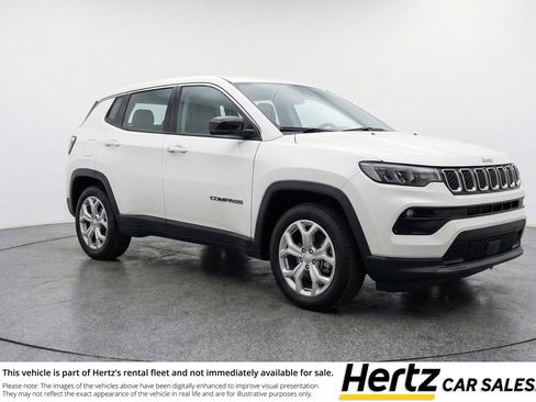 Used 2025 Jeep Compass Latitude AWD/4WD image 1