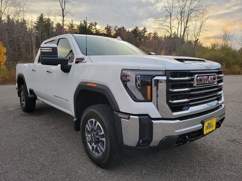 New 2026 GMC Sierra 2500 SLT image 9