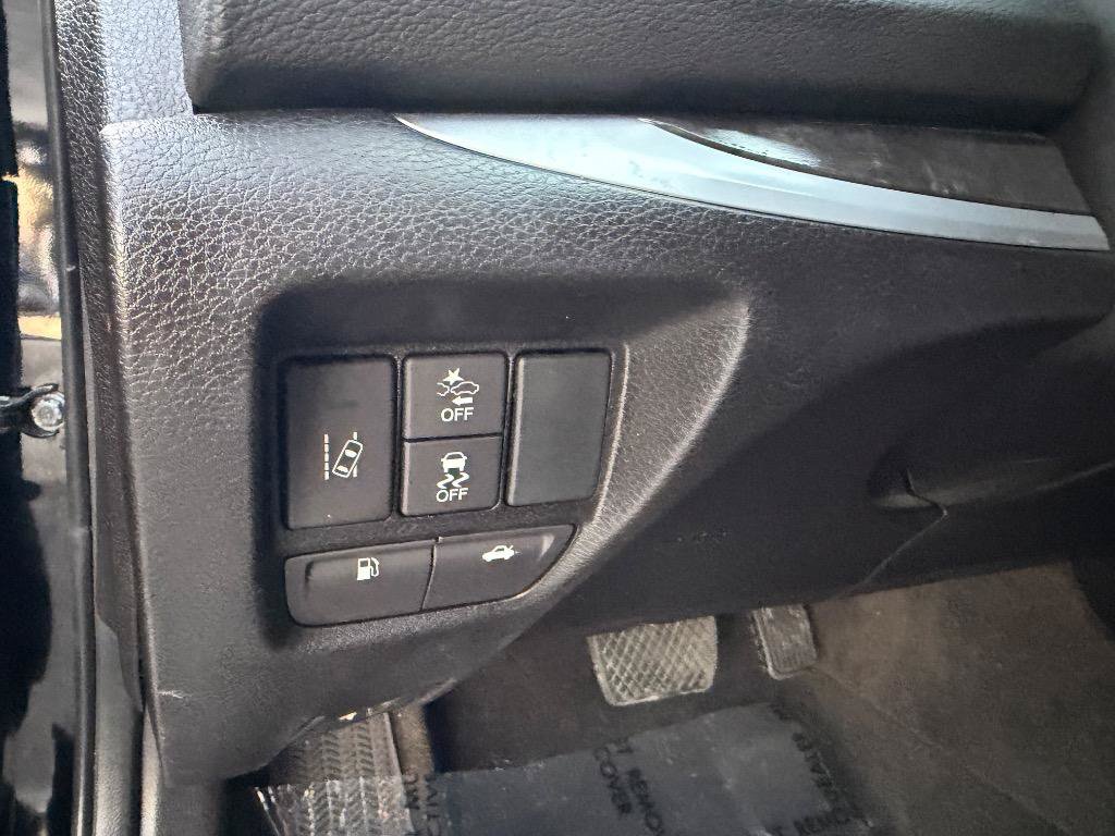 Used 2018 Acura TLX w/ Technology Package FWD image 13