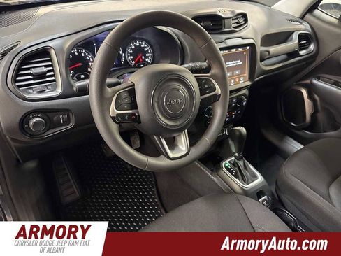 Used 2023 Jeep Renegade Latitude image 9