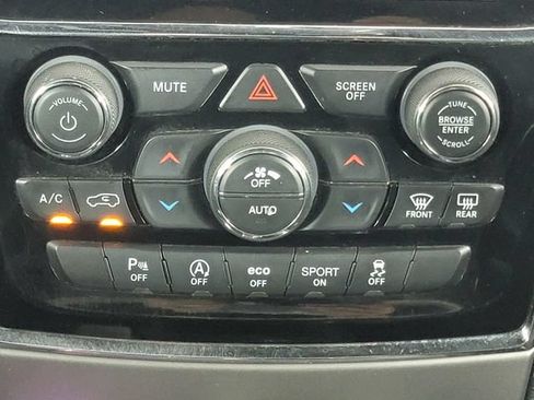 Used 2020 Jeep Grand Cherokee Altitude AWD/4WD image 21