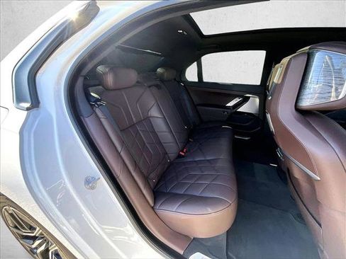 Used 2023 BMW 740i w/ Executive Package image 26