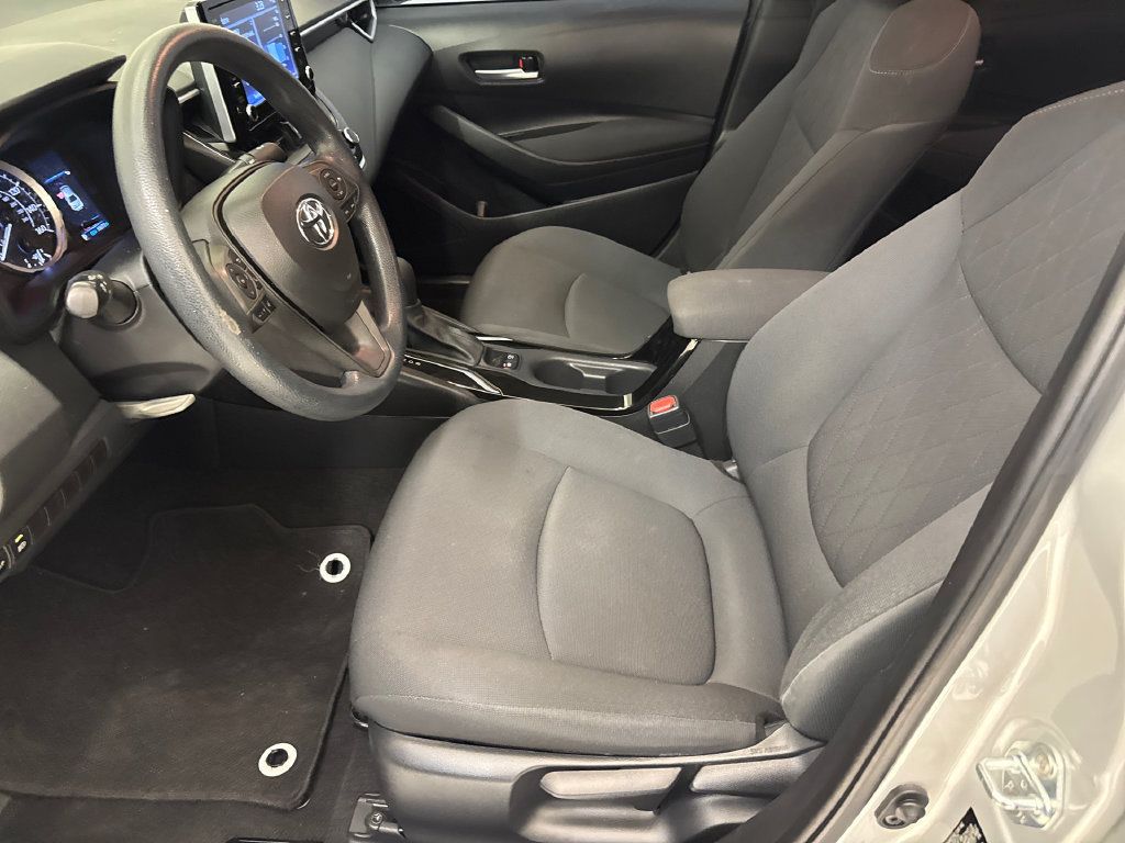 Used 2021 Toyota Corolla LE FWD image 17