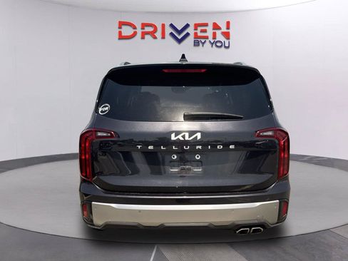 Used 2025 Kia Telluride S FWD image 5