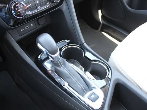 Used 2022 Buick Encore GX Select AWD/4WD image 32