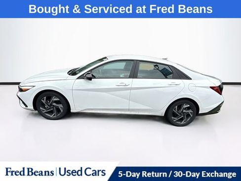 Used 2025 Hyundai Elantra SEL FWD image 3