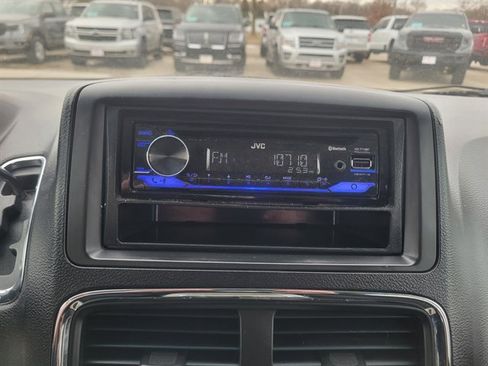 Used 2014 Dodge Grand Caravan SXT image 13