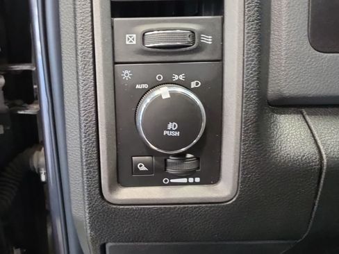 Used 2018 RAM 1500 Express w/ Express Value Package AWD/4WD image 17