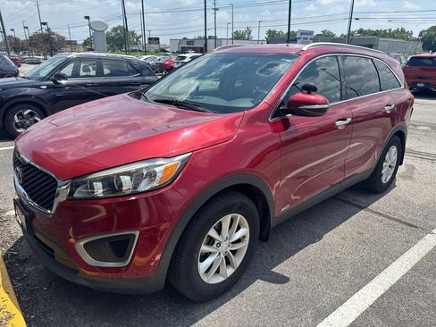 Used 2017 Kia Sorento AWD image 1