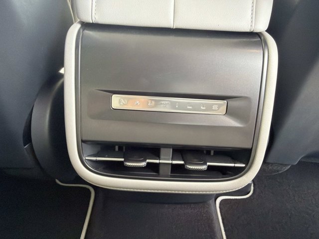 New 2026 Lincoln Nautilus Premier AWD/4WD image 21