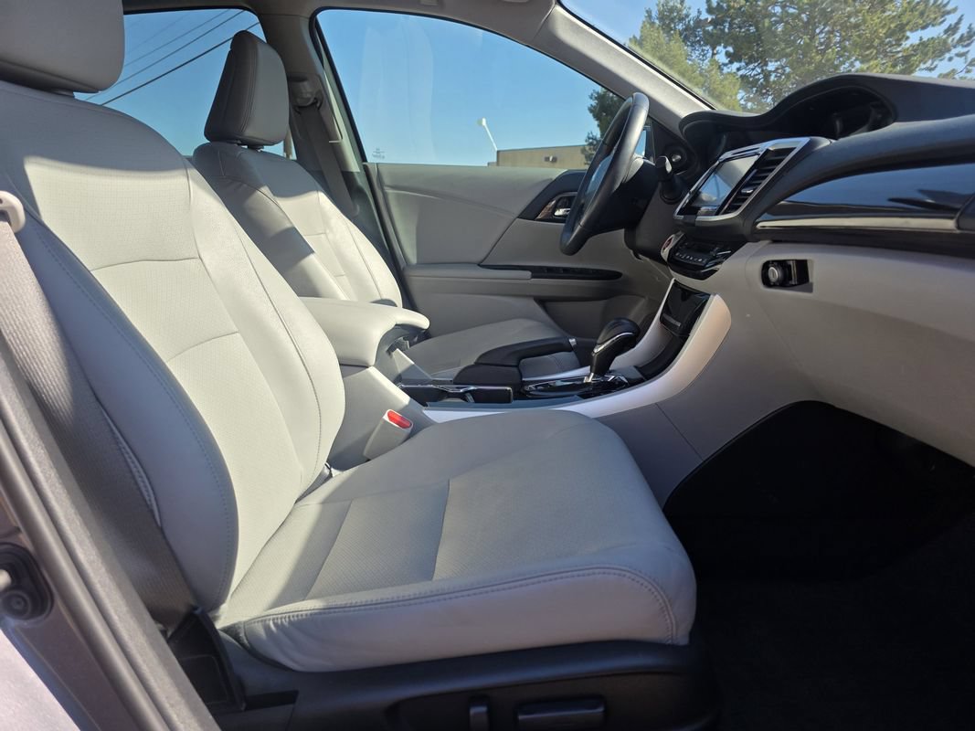 Used 2017 Honda Accord EX-L image 22