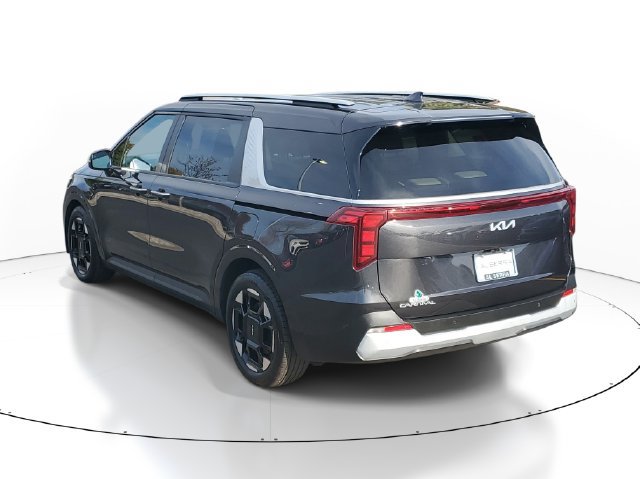 Certified 2026 Kia Carnival EX FWD image 3