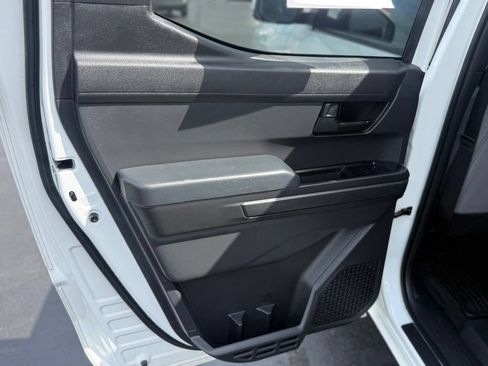 Certified 2025 Toyota Tacoma SR5 AWD/4WD image 16