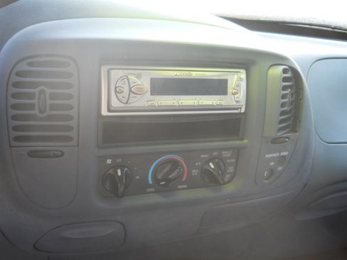 Used 1999 Ford F150 XLT RWD image 7