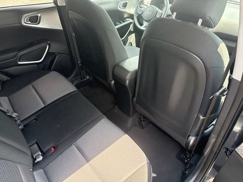 Used 2024 Kia Soul LX w/ Option Group 015 FWD image 17