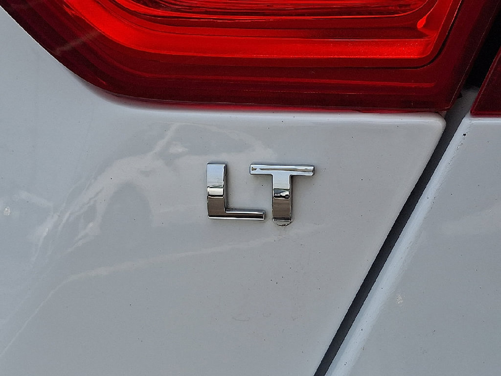 Used 2019 Chevrolet Impala LT FWD image 29