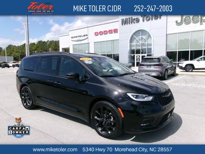 Used 2025 Chrysler Pacifica Limited