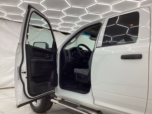 Used 2019 RAM 1500 Tradesman w/ Chrome Plus Package image 17