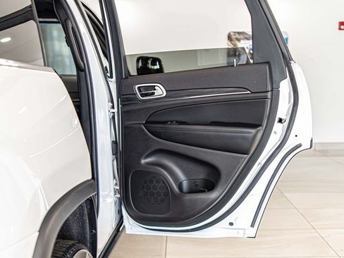 Used 2019 Jeep Grand Cherokee Limited AWD/4WD image 38
