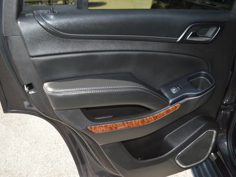 Used 2015 Chevrolet Tahoe LTZ AWD/4WD image 19