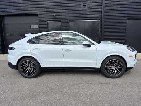 New 2026 Porsche Cayenne Coupe AWD/4WD image 11