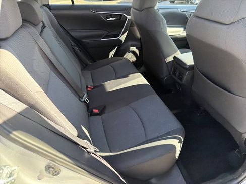 Used 2021 Toyota RAV4 XLE image 27