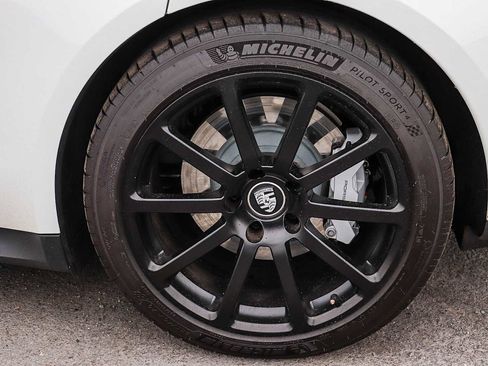 Used 2021 Porsche Taycan Turbo image 11