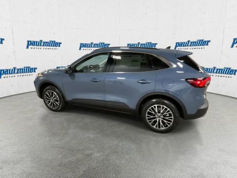 New 2026 Ford Escape SE image 7