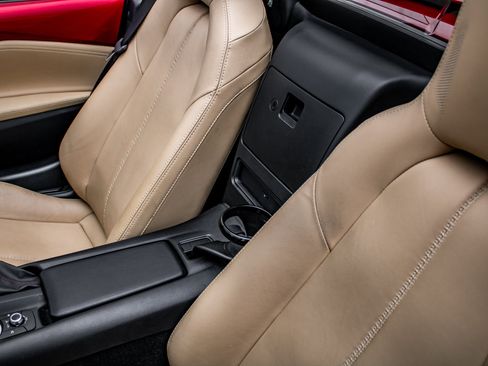 Used 2017 MAZDA MX-5 Miata RF Grand Touring image 18