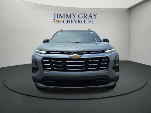 New 2026 Chevrolet Equinox LT w/ Convenience Package II FWD image 8