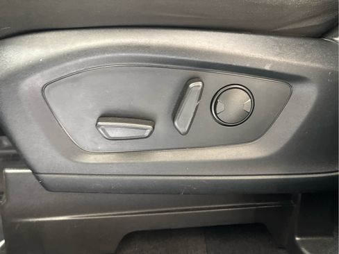 Used 2022 Ford Explorer XLT AWD/4WD image 28