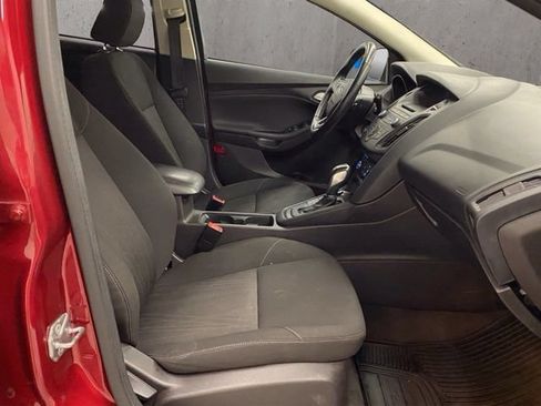 Used 2015 Ford Focus SE w/ SE Sport Package FWD image 19