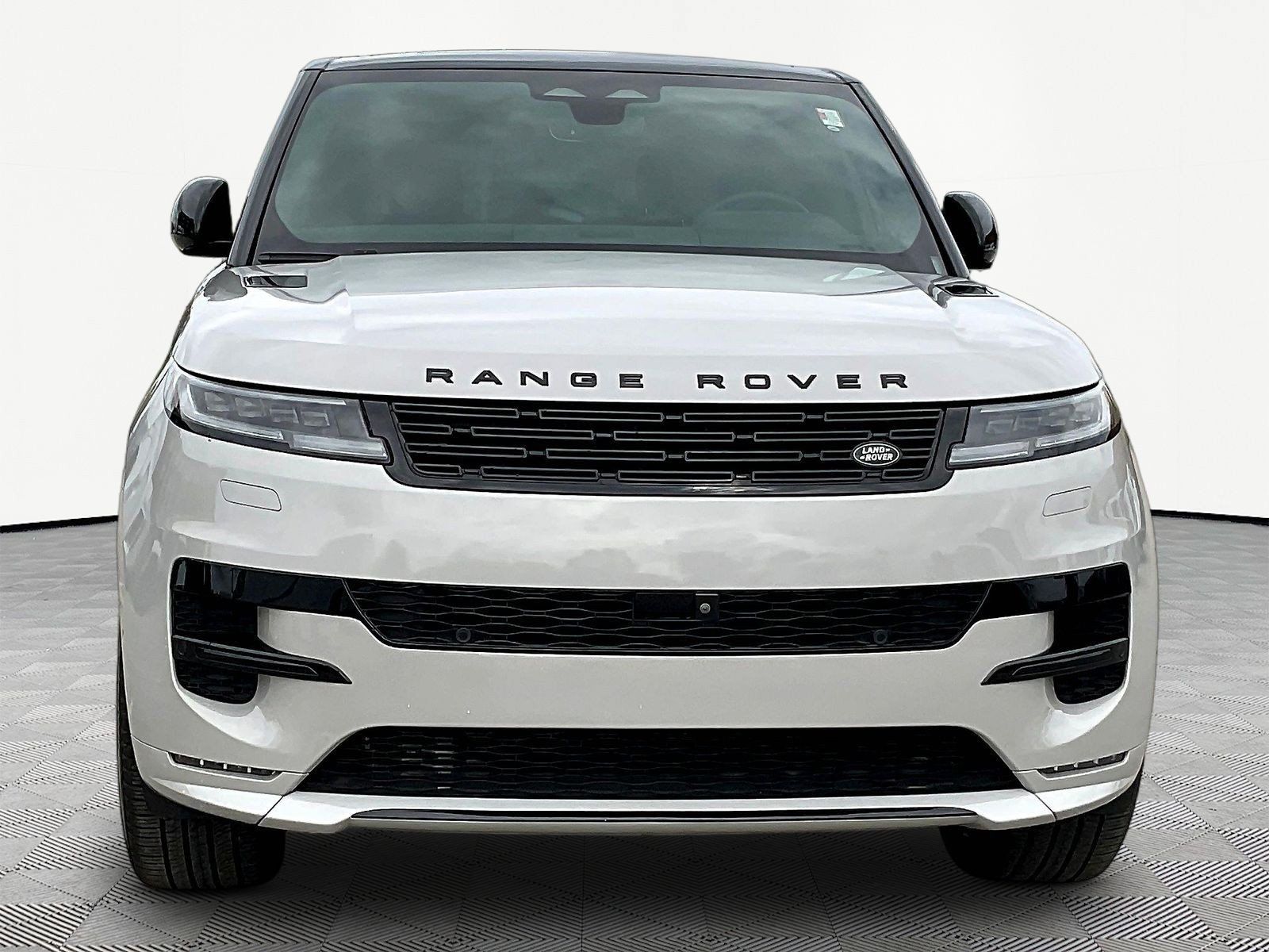Used 2024 Land Rover Range Rover Sport Dynamic SE AWD/4WD image 2