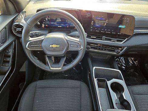 Used 2025 Chevrolet Equinox LT FWD image 17