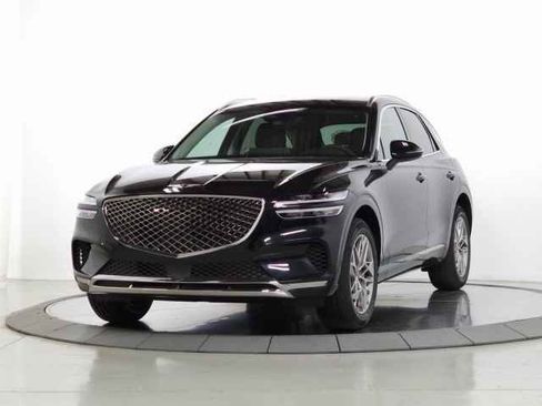 Used 2025 Genesis GV70 2.5T image 3