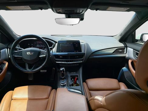Used 2022 Cadillac CT5 V w/ Platinum Package RWD image 18