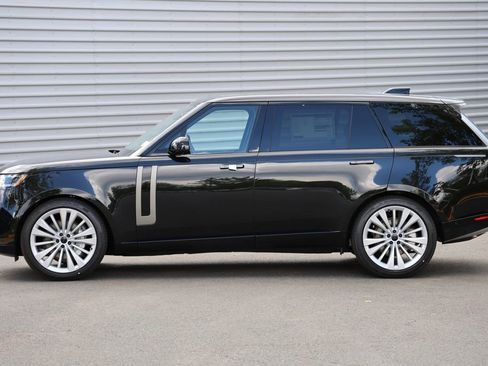 New 2026 Land Rover Range Rover Long Wheelbase SE AWD/4WD image 2