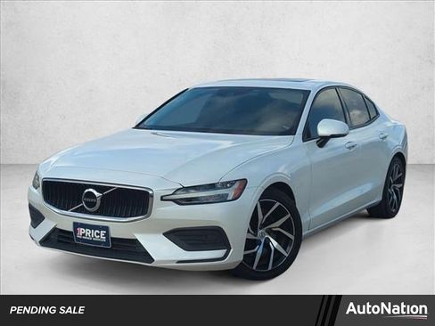 Used 2020 Volvo S60 T5 Momentum w/ Premium Package image 1