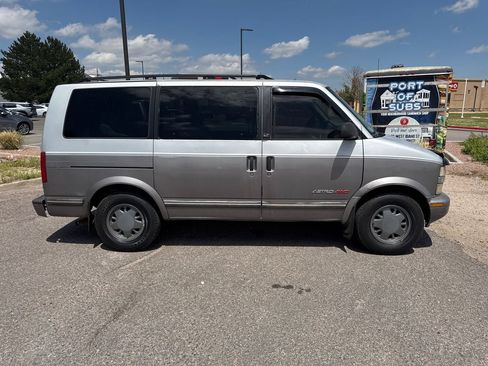 Used 1995 Chevrolet Astro AWD Passenger image 2