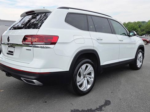 Certified 2023 Volkswagen Atlas SE w/ Panoramic Sunroof Package AWD/4WD image 3