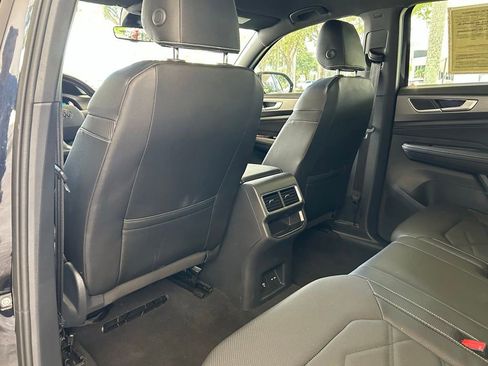 Used 2025 Volkswagen Atlas Cross Sport SE AWD/4WD image 36