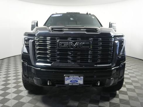 Used 2024 GMC Sierra 2500 Denali Ultimate AWD/4WD image 8