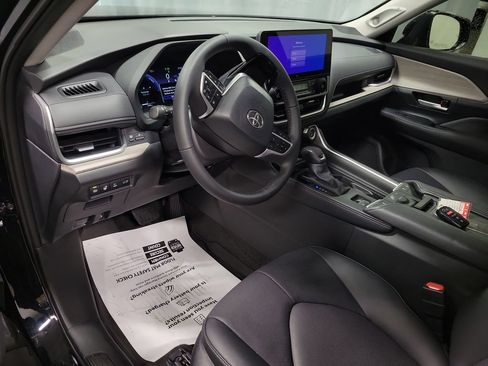 Used 2026 Toyota Grand Highlander AWD Hybrid image 13
