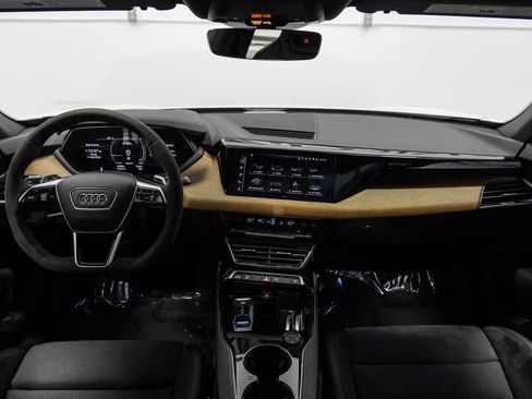 Used 2022 Audi e-tron GT Premium Plus image 21