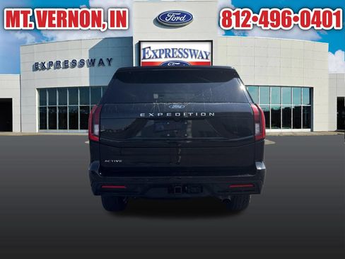 Used 2025 Ford Expedition Active AWD/4WD image 5