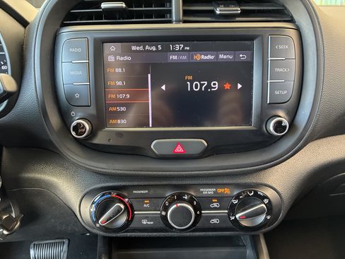 Used 2022 Kia Soul LX FWD image 22