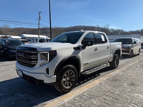 Used 2025 GMC Sierra 1500 AT4 w/ AT4 Premium Package image 4