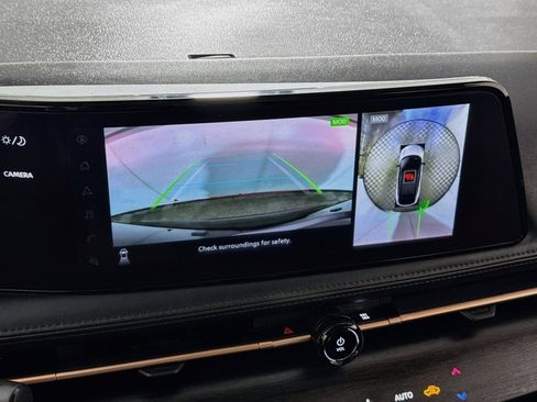Used 2024 Nissan Ariya AWD image 3
